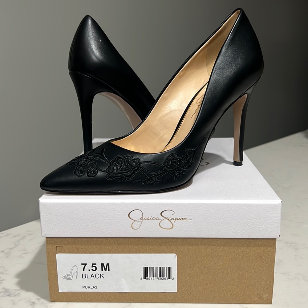 Jessica Simpson 7.5 M Black heels